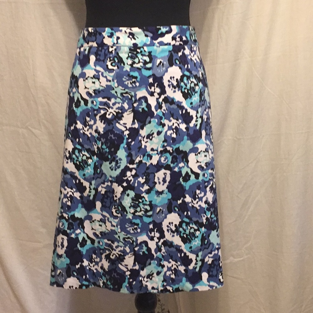 Jaclyn Smith short skirt